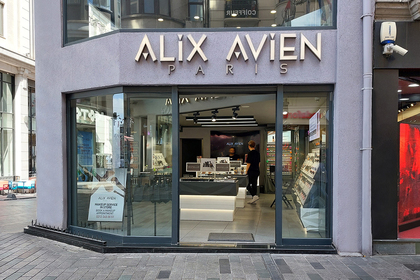 Alix Avien Taksim