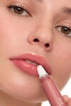 Dolgun Gürünüm ve Nemlendirici Etkili Dudak Parlatıcısı - Silky Care Lipgloss 303 Salmon Pink