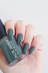 Soluk Yeşil 110 - Yüksek Pigmentli Uzun Süreli Kalıcılık Hızlı Kuruma - Nail Lacquer 110