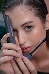 Suya Dayanaklı Yoğun Pigmentasyonlu Hacim Veren Doğal Kıvrımlı Siyah Maskara - Waterproof Mascara