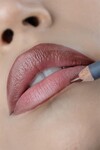 Uzun Süre Kalıcı Dağılma Yapmayan Nemlendirici Dudak Kalemi - Lipliner Pencil 21 Chocolate