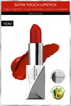 Uzun Süre Kalıcı Nemlendirici Pürüzsüz Etkili Yarı Mat Ruj - Satin Touch Lipstick 826 Allure Red