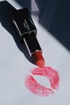 Uzun Süre Kalıcı Nemlendirici Pürüzsüz Etkili Yarı Mat Ruj - Satin Touch Lipstick 806 Candy Pink