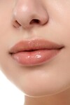 Uzun Süre Kalıcı Yapışkan His Bırakmayan Nemlendirici Dudak Parlatıcısı - Lipgloss 05 Soft Caramel
