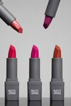 Yoğun Renk Veren Uzun Süre Kalıcı Nemlendirici Kadifemsi Mat Ruj - Matte Lipstick 412 Warm Brown