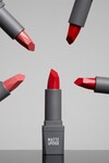 Yoğun Renk Veren Uzun Süre Kalıcı Nemlendirici Kadifemsi Mat Ruj - Matte Lipstick 424 Ruby Red